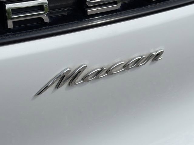 Used 2023 Porsche Macan Turbo image 11