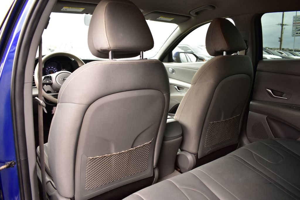 Used 2022 Hyundai Elantra SEL FWD image 17