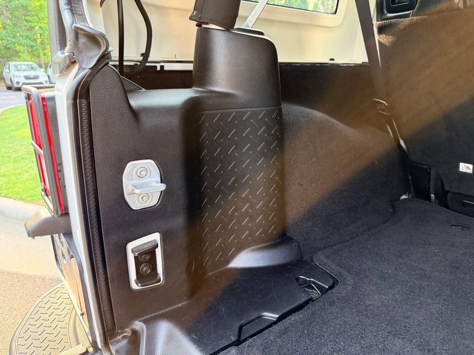 Used 2013 Jeep Wrangler Unlimited Sahara AWD/4WD image 14