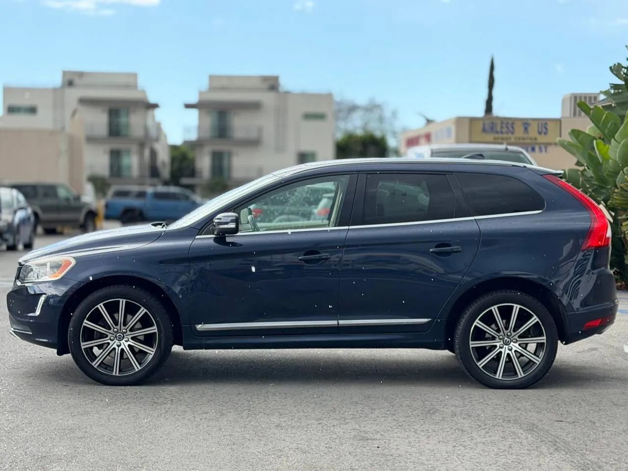 Used 2015 Volvo XC60 T5 AWD/4WD image 11