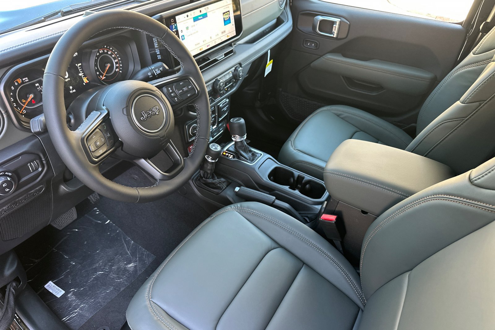 New 2026 Jeep Gladiator Mojave AWD/4WD image 9