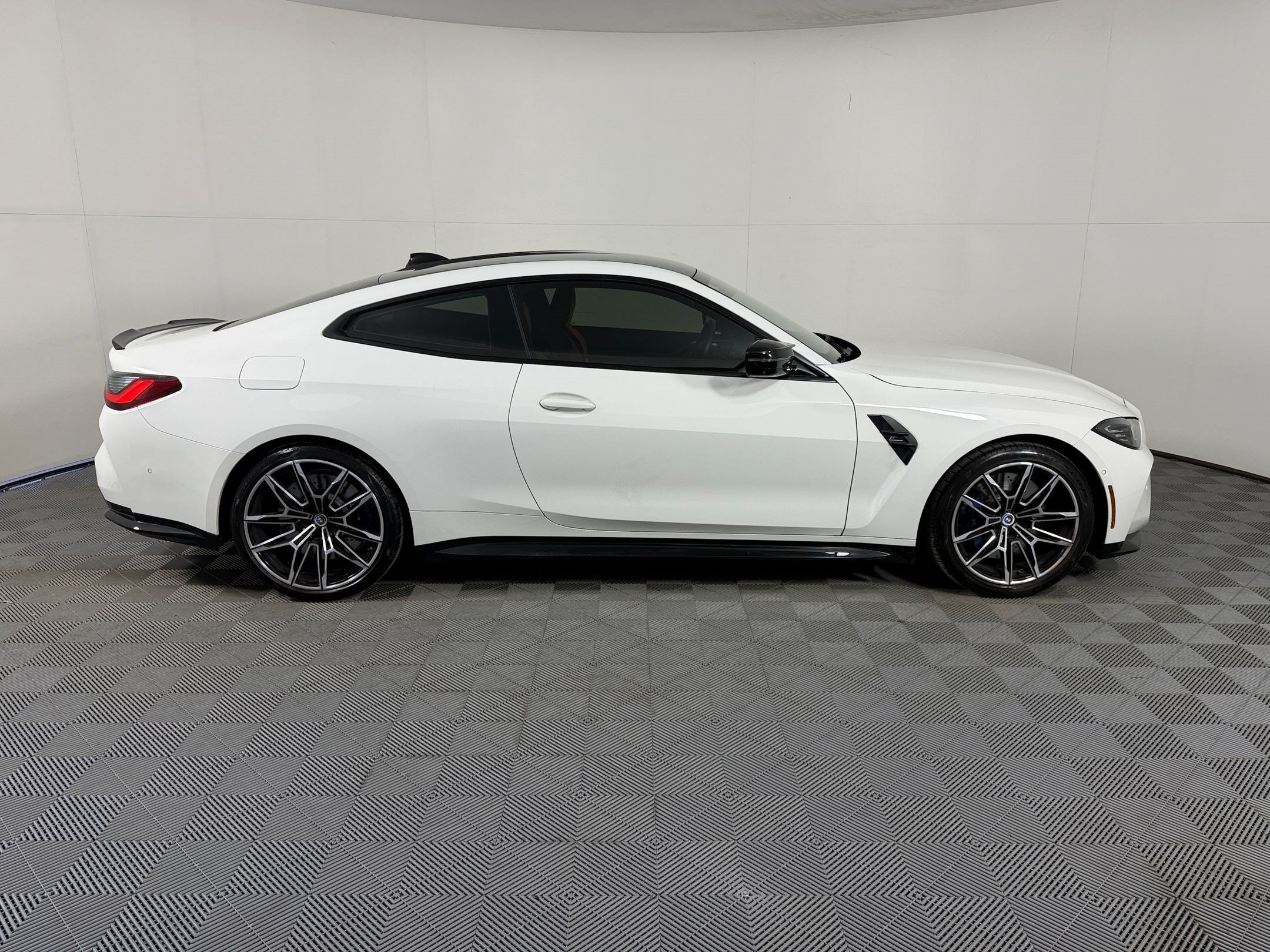 Used 2023 BMW M4 Competition w/ M Driver's Package RWD image 8