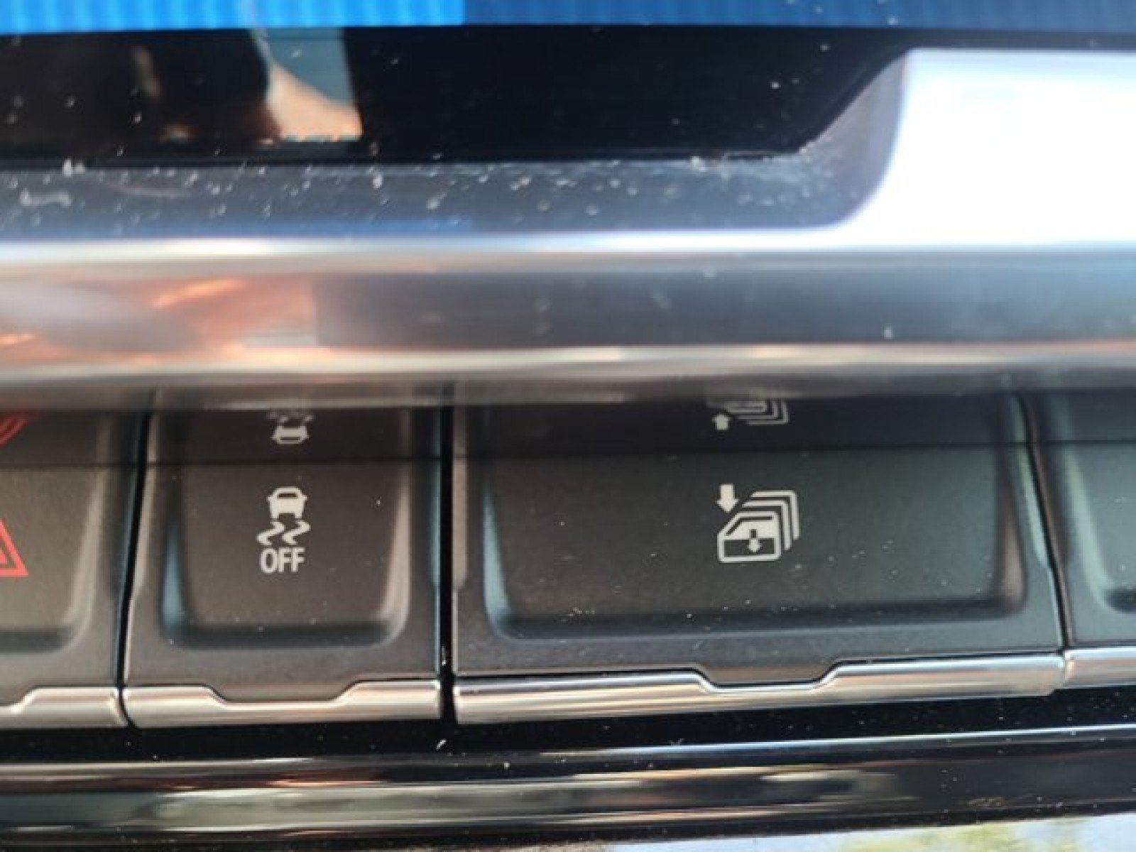 Used 2023 Chevrolet Silverado 1500 LT AWD/4WD image 32