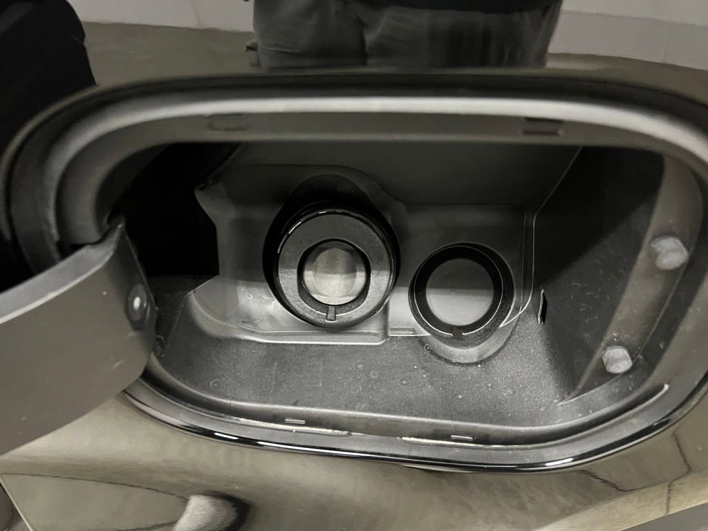 New 2026 GMC Sierra 1500 SLE w/ Preferred Package image 32