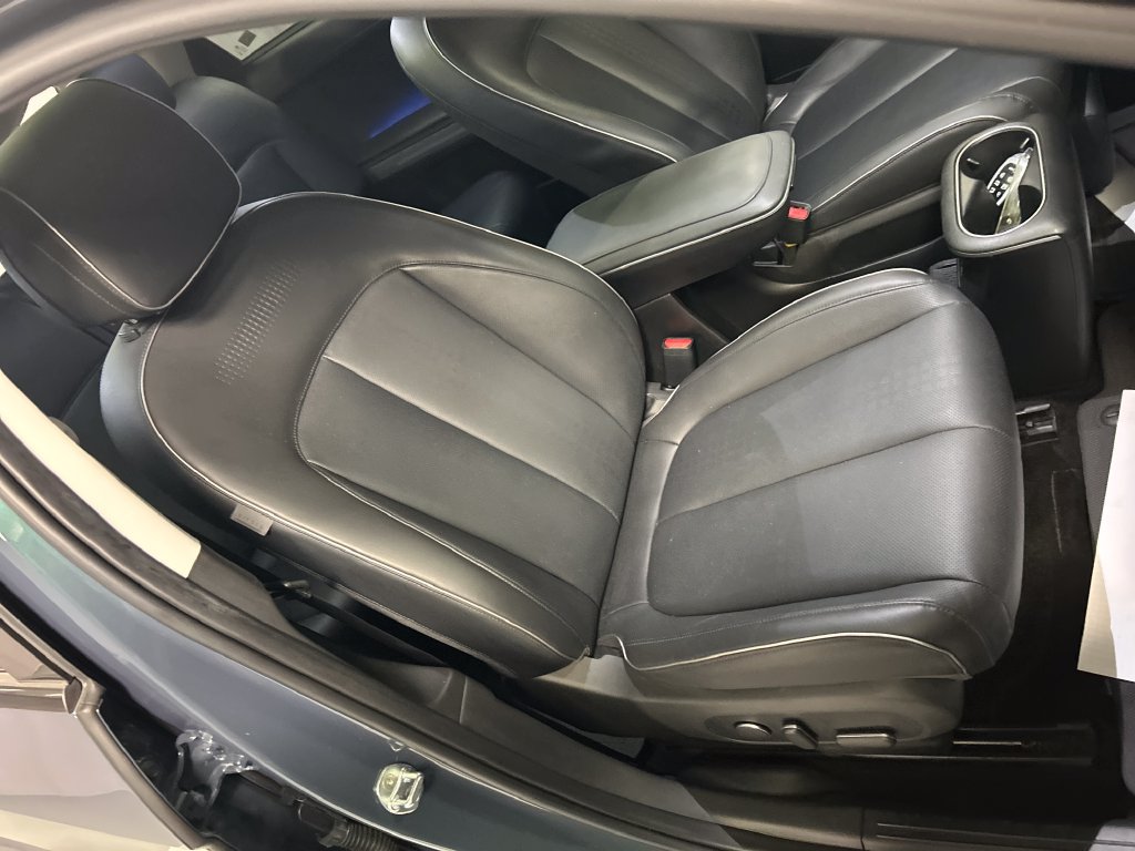 Used 2022 Hyundai Ioniq 5 Limited w/ Cargo Package AWD/4WD image 24