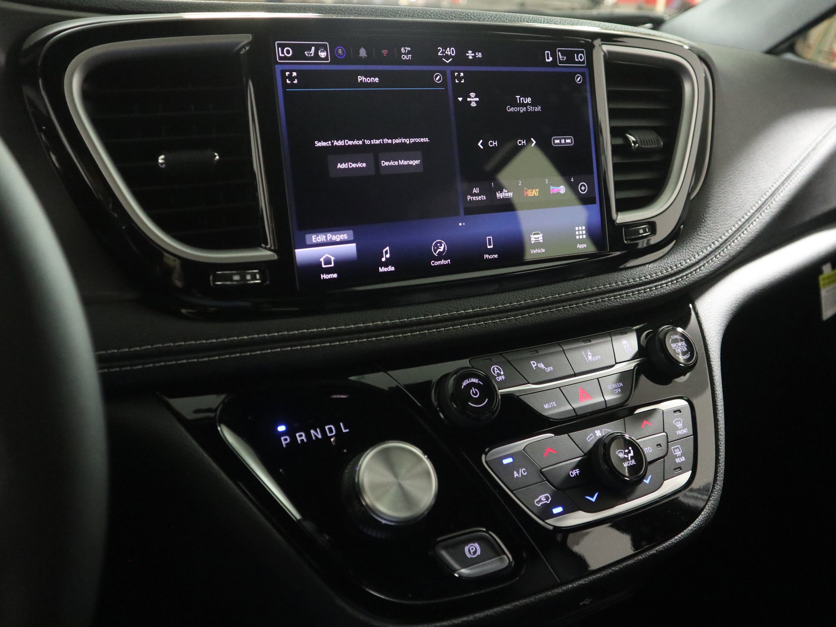 New 2026 Chrysler Pacifica Select image 24