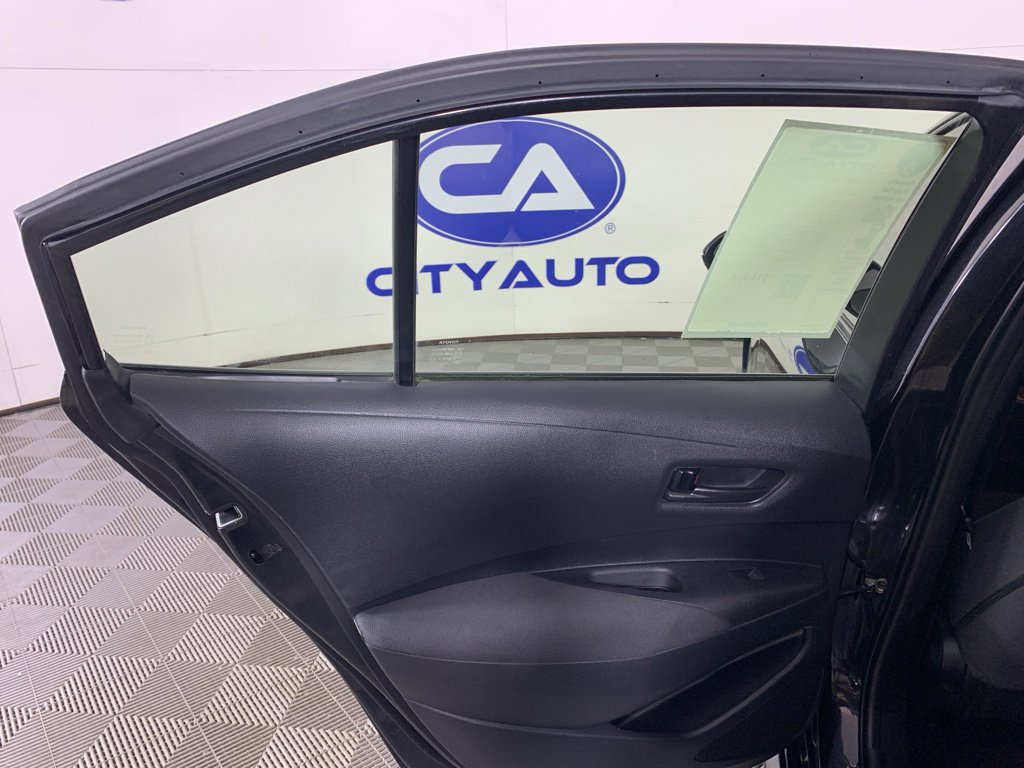Used 2022 Toyota Corolla LE image 30