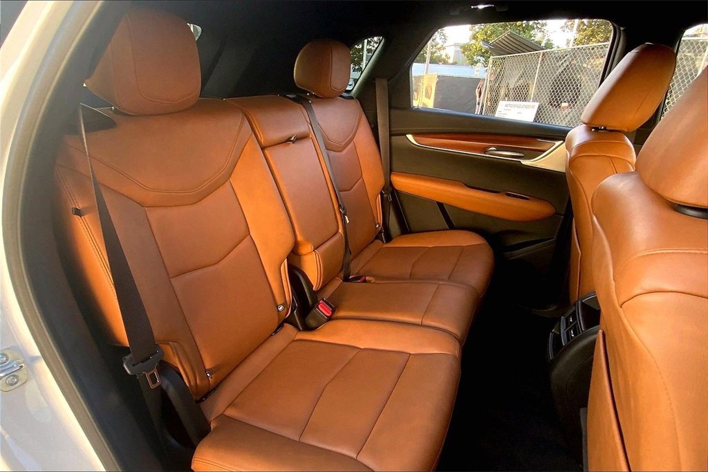 Certified 2024 Cadillac XT5 Premium Luxury image 19