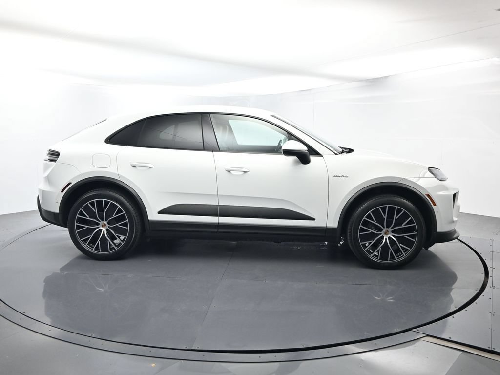 Certified 2025 Porsche Macan Electric RWD image 16