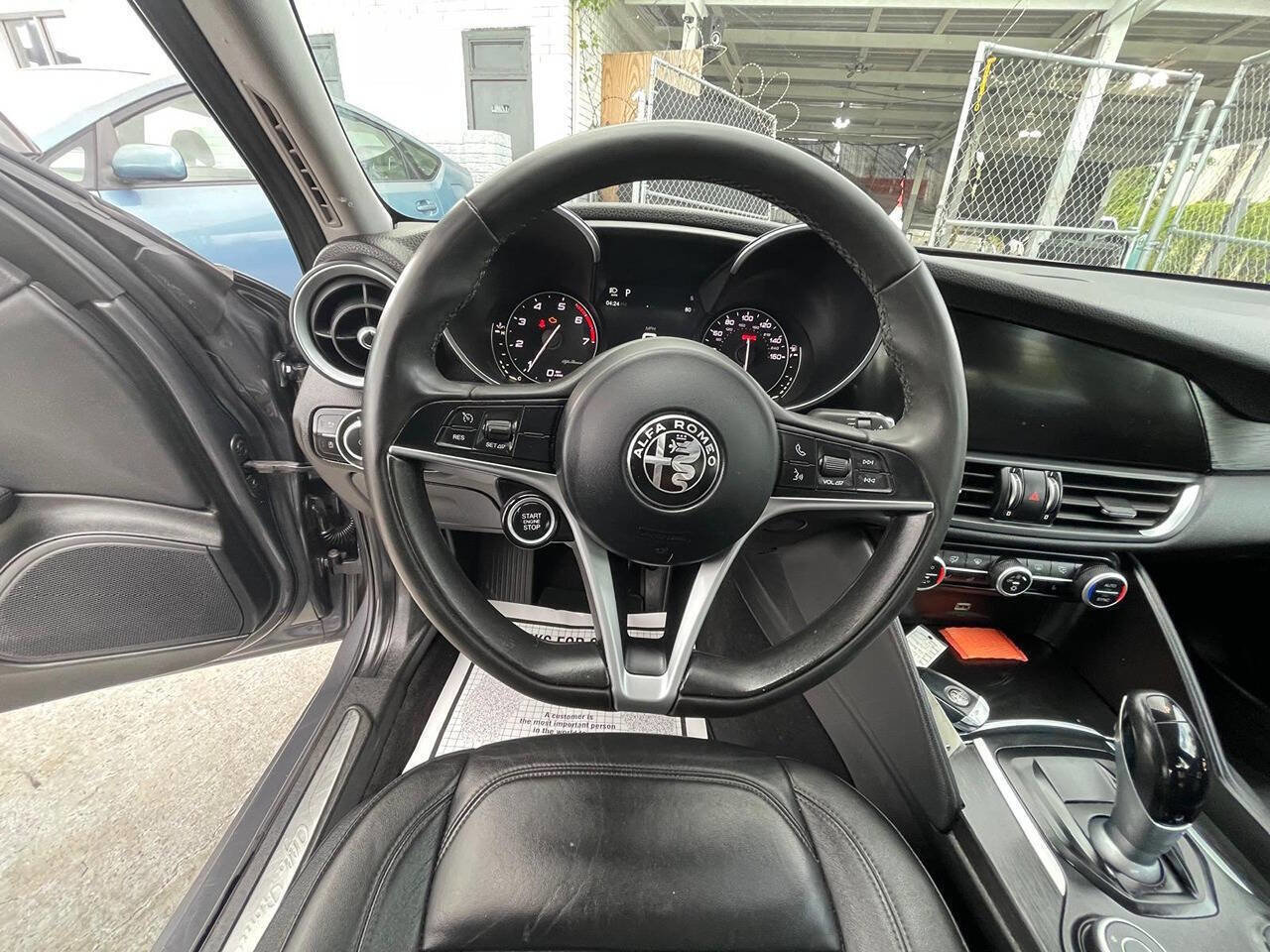 Used 2017 Alfa Romeo Giulia AWD image 3