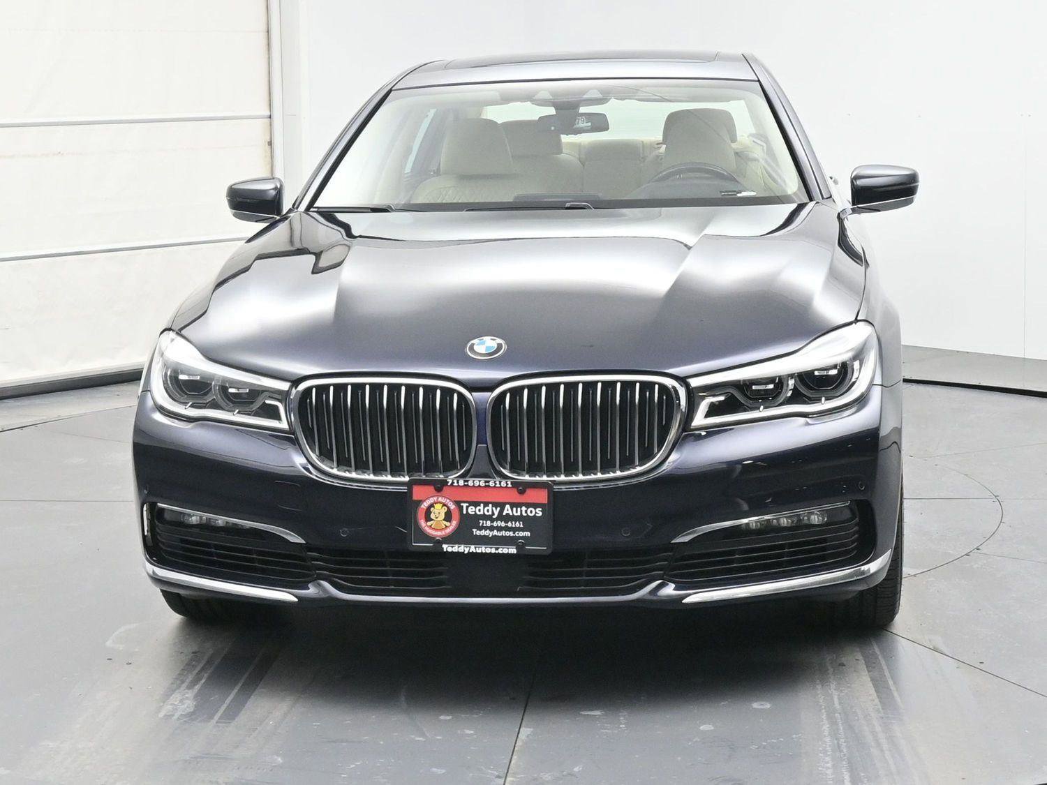 Used 2018 BMW 750i xDrive image 34