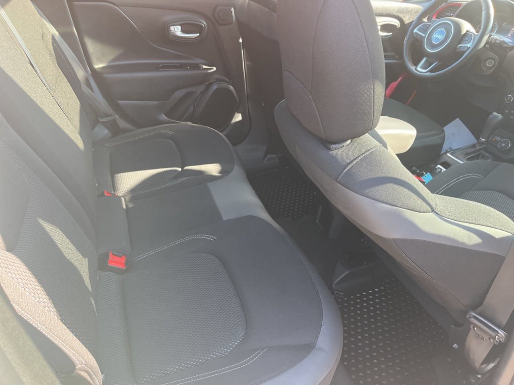 Used 2023 Jeep Renegade Latitude w/ Sun/Sound Group AWD/4WD image 17