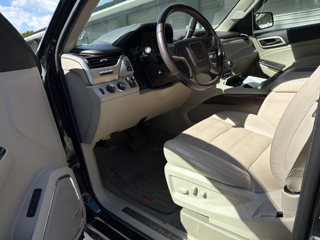 Used 2020 GMC Yukon Denali AWD/4WD image 9