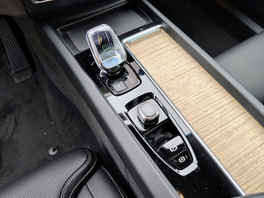 New 2027 Volvo XC60 B5 Ultra AWD/4WD image 16