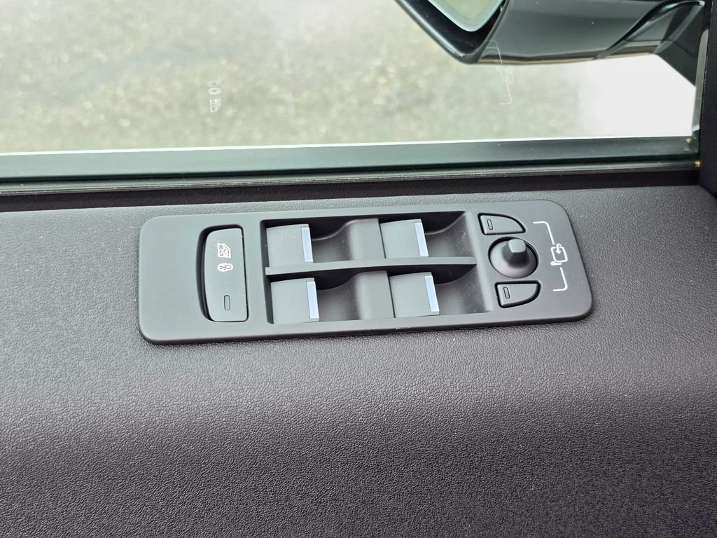 New 2026 Land Rover Discovery Sport Landmark AWD/4WD image 28