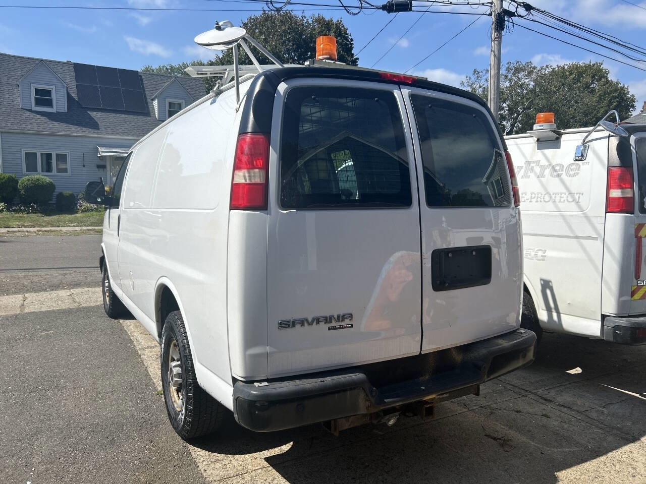 Used 2014 GMC Savana 2500 w/ Cold Climate Package image 2