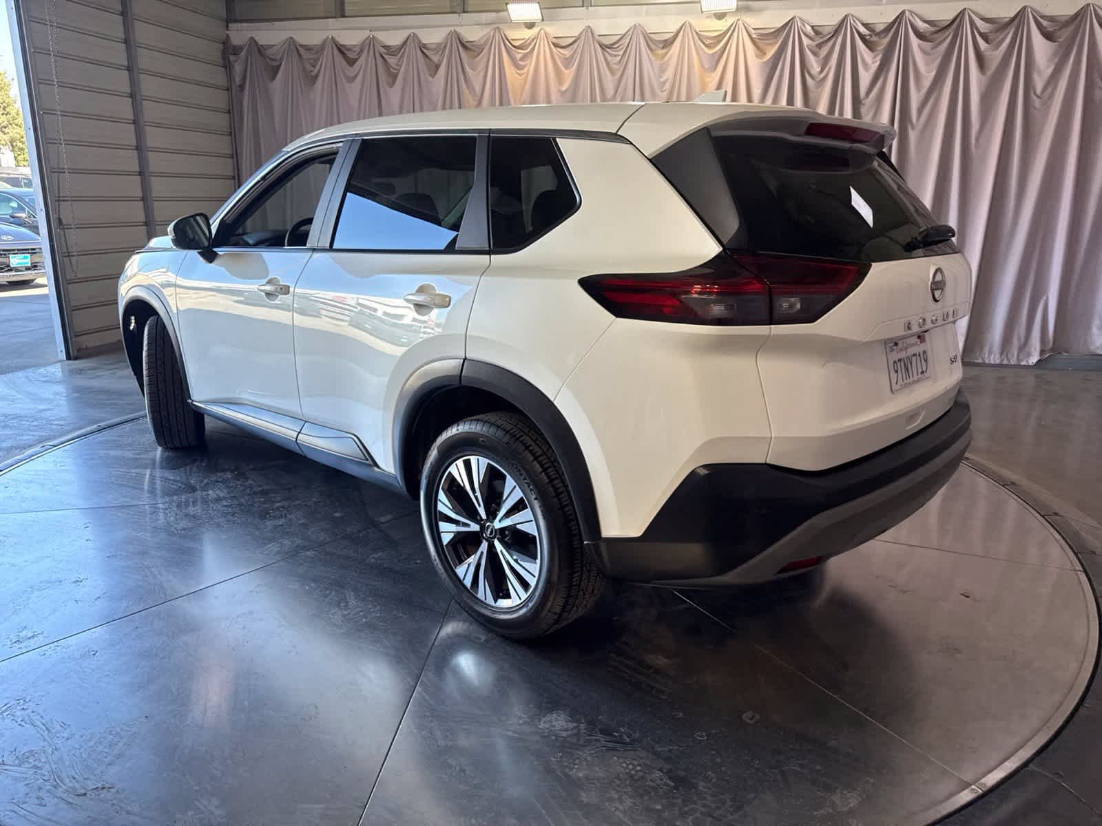 Used 2022 Nissan Rogue SV FWD image 7