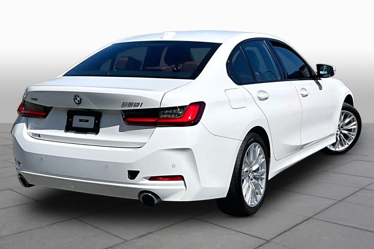 Used 2023 BMW 330i xDrive Sedan w/ Driving Assistance Package AWD/4WD image 13