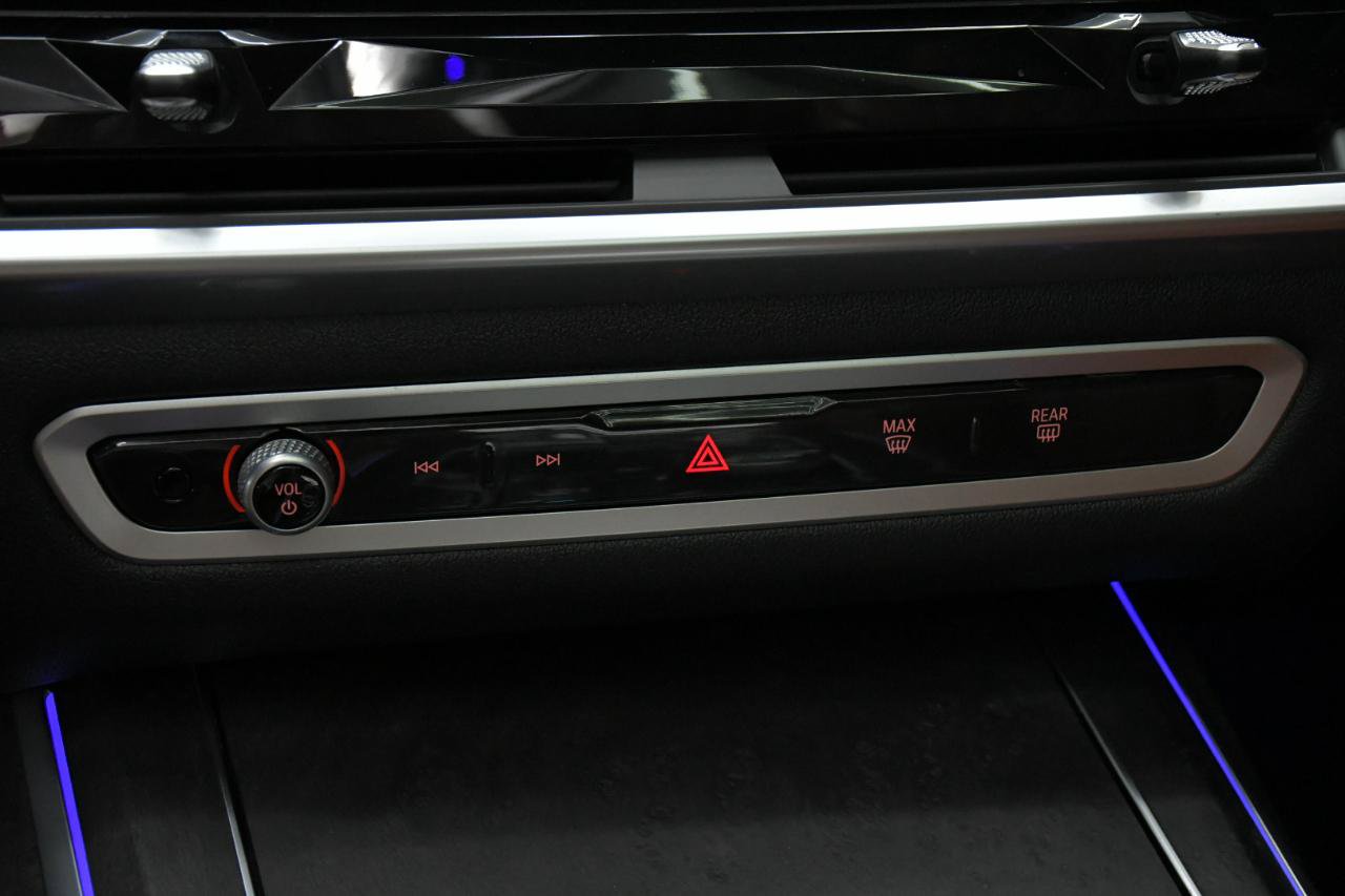 Used 2023 BMW X7 M60i AWD/4WD image 32