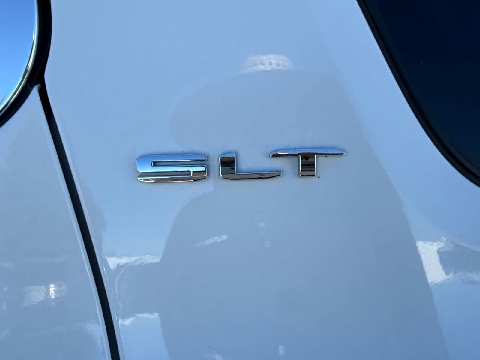 Used 2020 GMC Acadia SLT FWD image 14