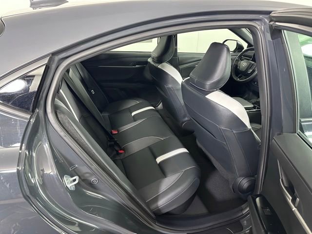 Used 2025 Toyota Camry SE w/ Convenience Package image 11