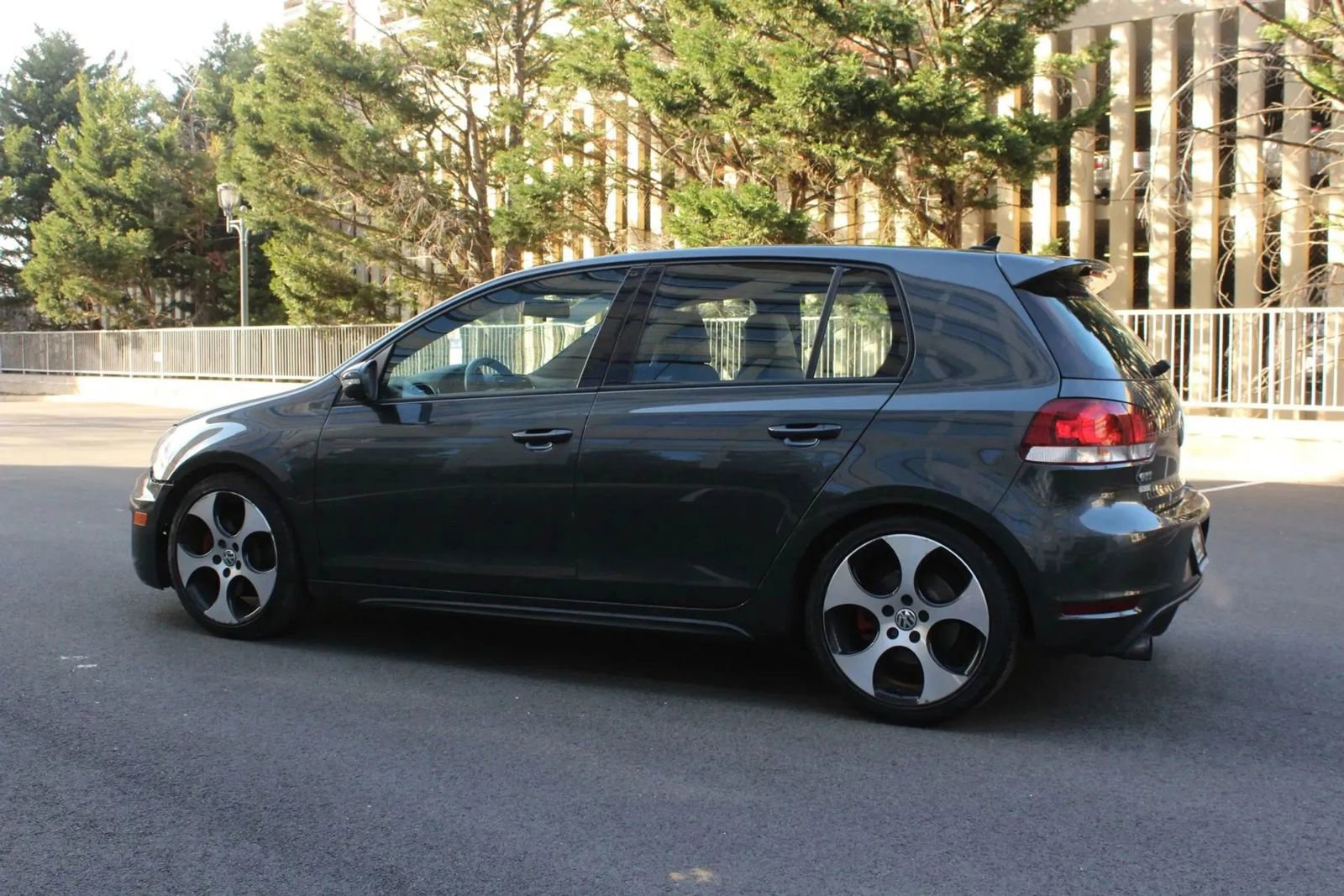 Used 2010 Volkswagen GTI 4-Door FWD image 9