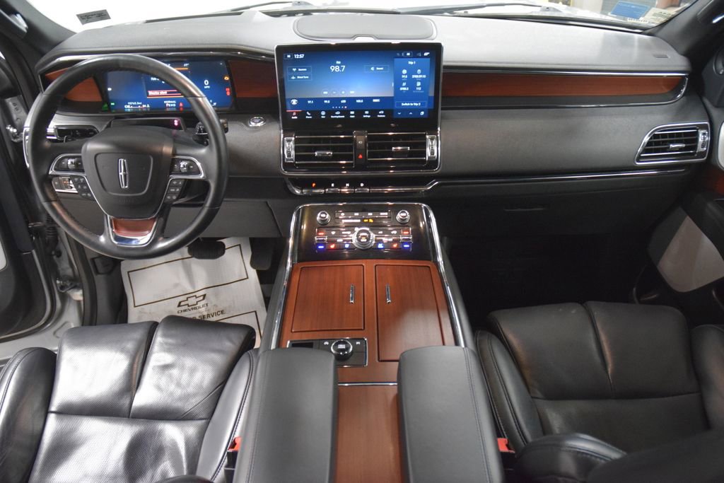 Used 2022 Lincoln Navigator Reserve AWD/4WD image 30