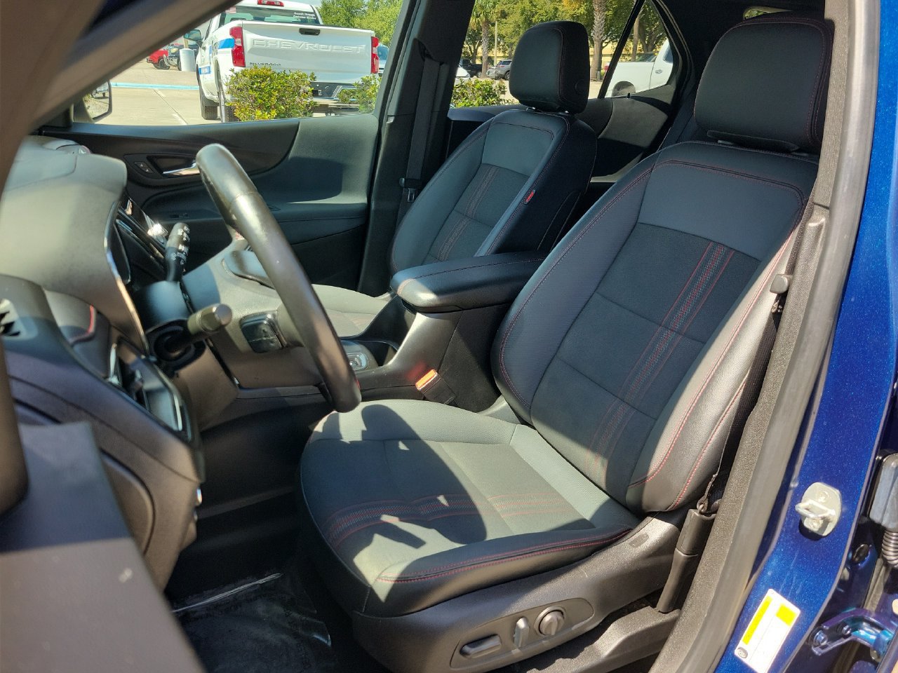 Certified 2022 Chevrolet Equinox RS w/ Infotainment Package FWD image 17