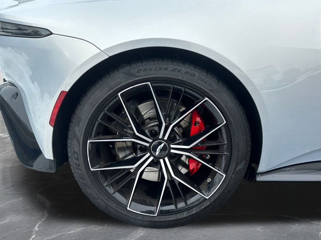 Used 2022 Aston Martin V8 Vantage Roadster image 29