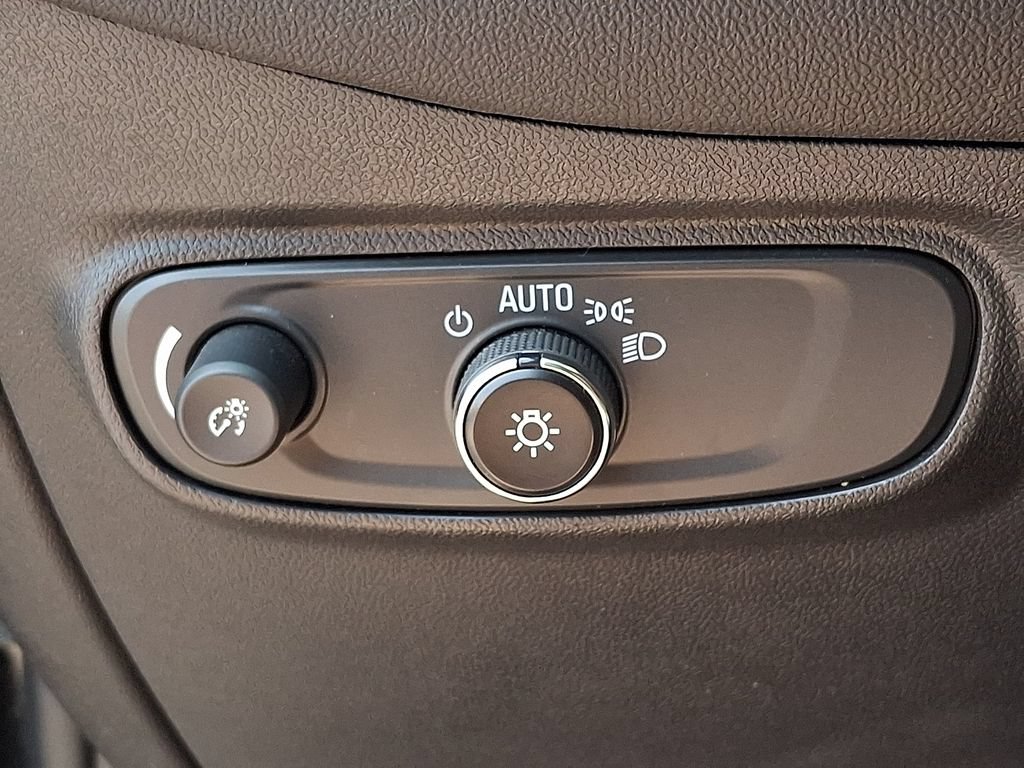 Used 2023 Chevrolet Equinox LT FWD image 25