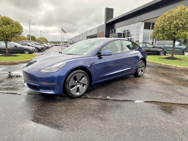 Used 2023 Tesla Model 3 Standard Range RWD image 3