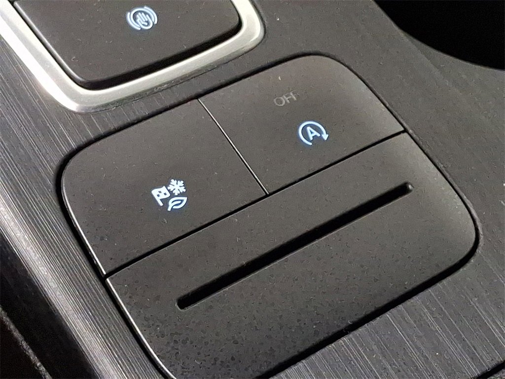 Used 2020 Ford Escape SE image 26