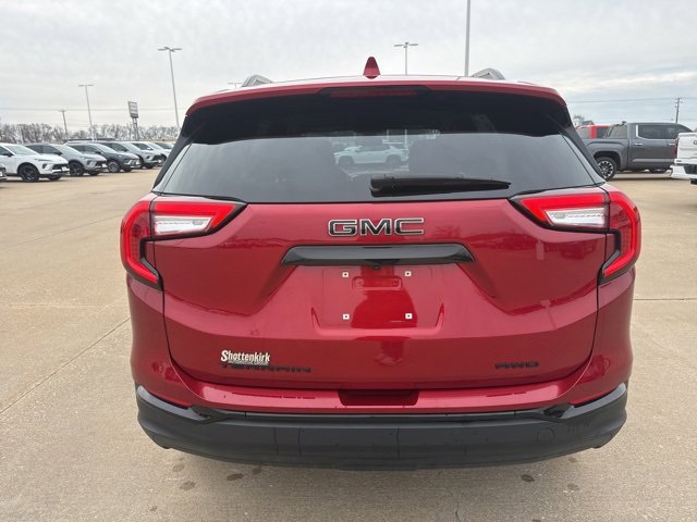 Used 2023 GMC Terrain SLE w/ Driver Convenience Package image 4