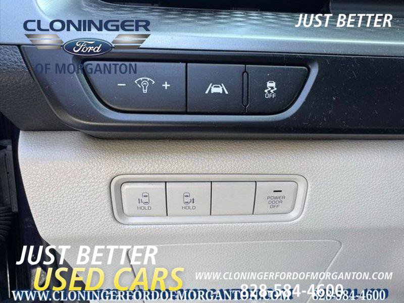 Used 2023 Kia Carnival LX image 24