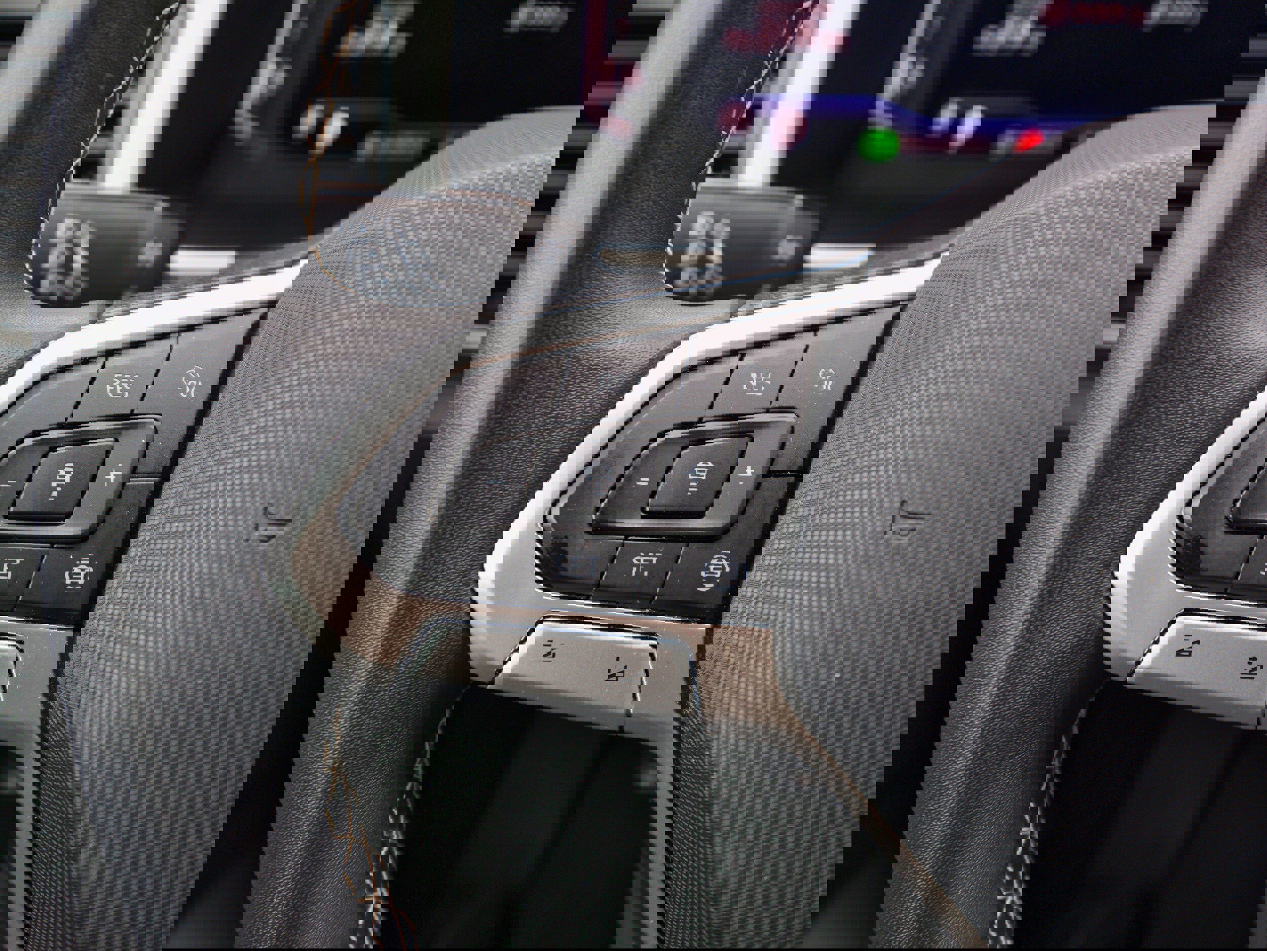 Used 2023 Volkswagen Atlas Cross Sport SE image 20