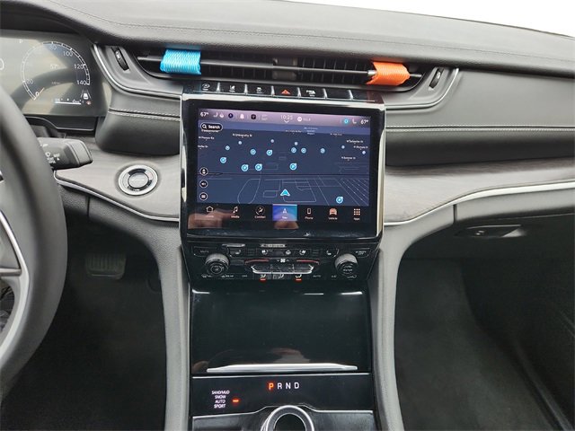 Used 2024 Jeep Grand Cherokee L Limited w/ Luxury Tech Group II image 17