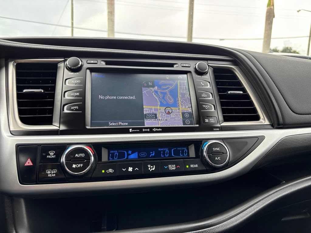 Used 2019 Toyota Highlander SE AWD/4WD image 30