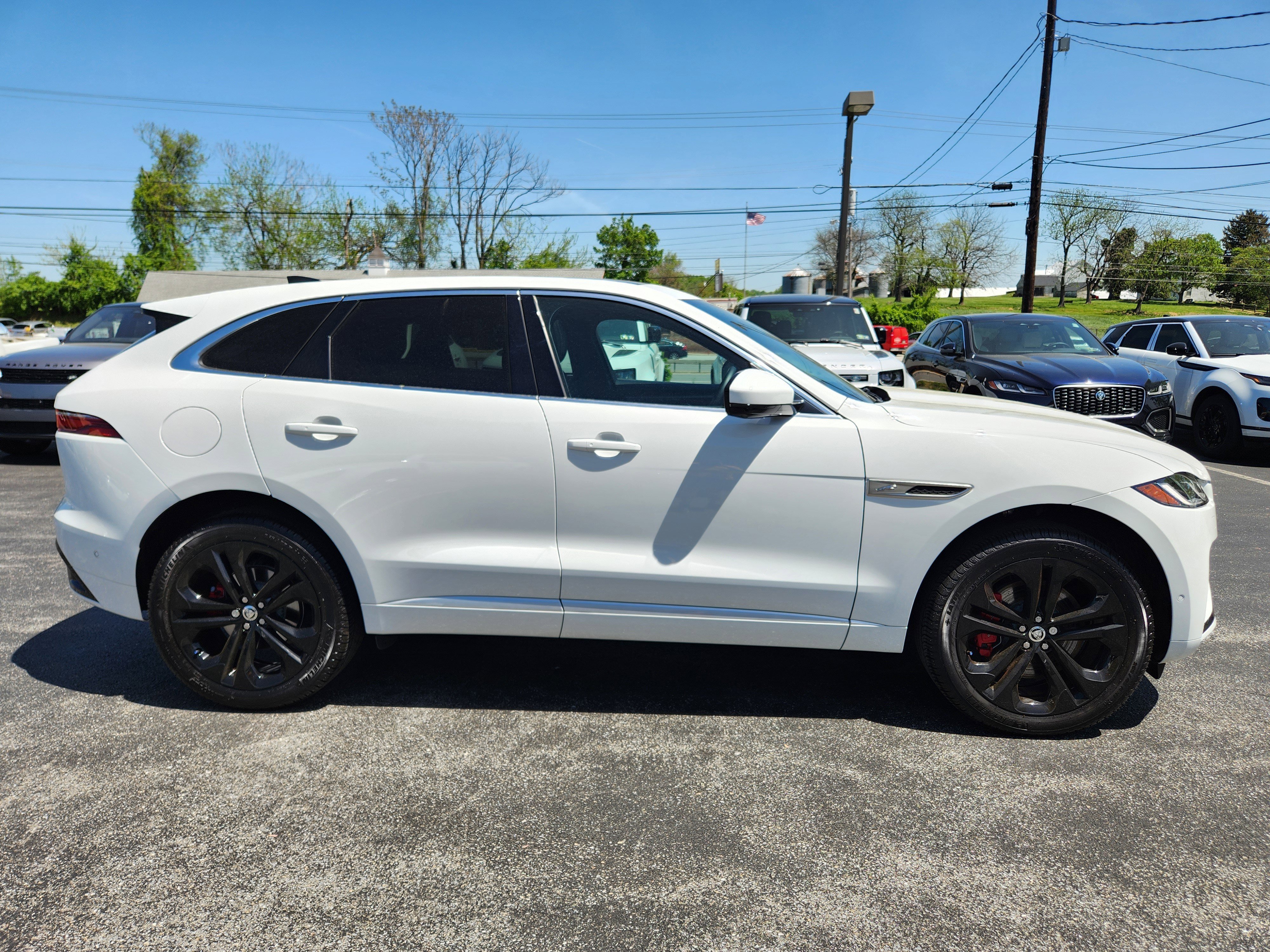 Certified 2024 Jaguar F-PACE R-Dynamic S AWD/4WD image 6