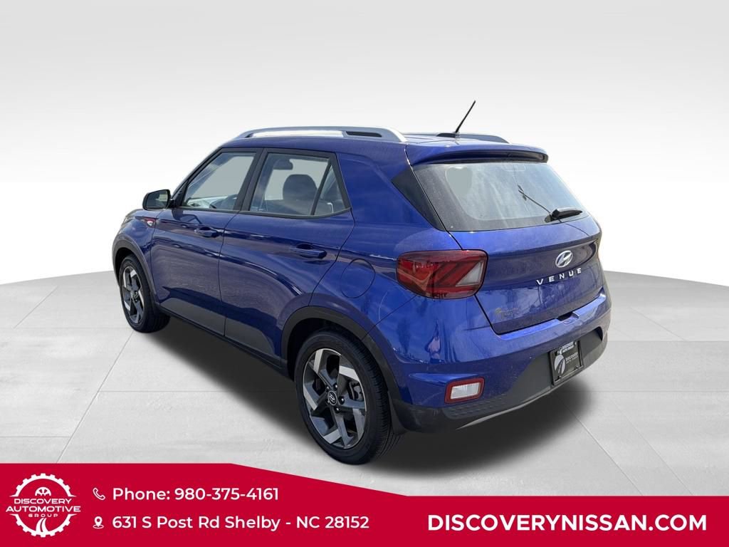 Used 2023 Hyundai Venue Limited image 4