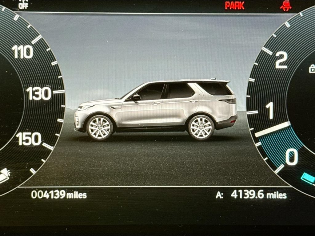 Used 2024 Land Rover Discovery Dynamic SE AWD/4WD image 11