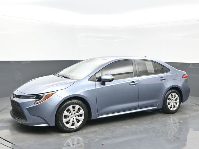 Used 2022 Toyota Corolla LE image 2