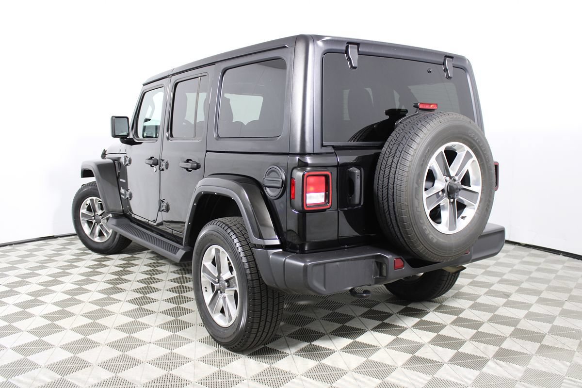 Used 2022 Jeep Wrangler Unlimited Sahara AWD/4WD image 25