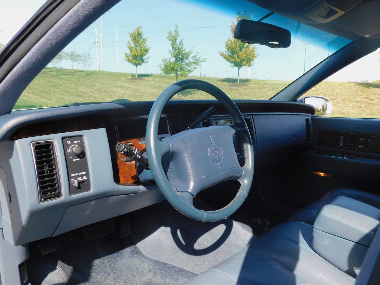 Used 1995 Cadillac Fleetwood Brougham image 21