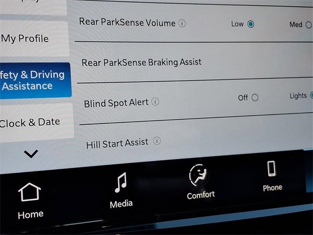 New 2026 Chrysler Pacifica Select image 10