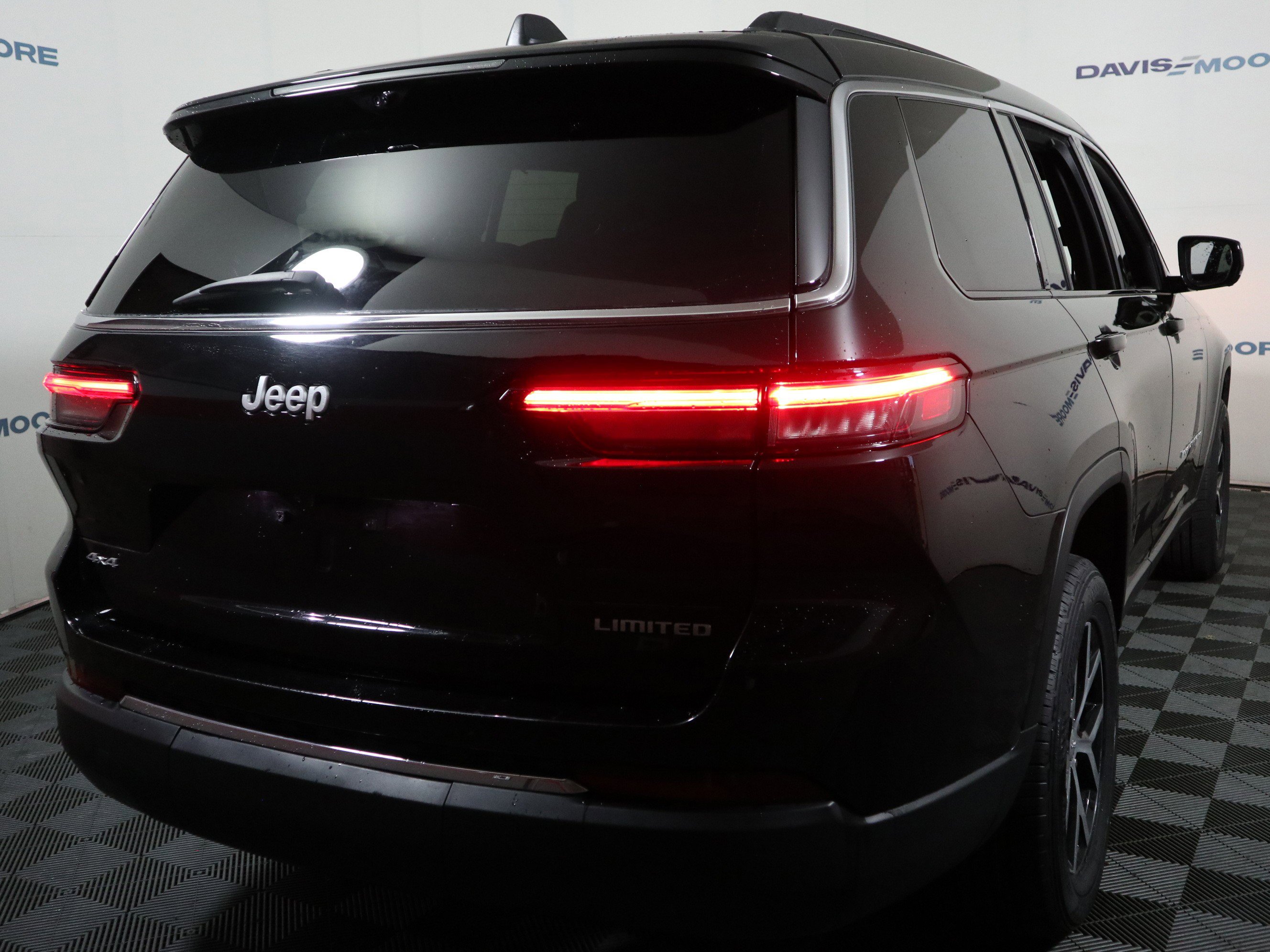 Used 2024 Jeep Grand Cherokee L Limited w/ Luxury Tech Group II AWD/4WD image 5