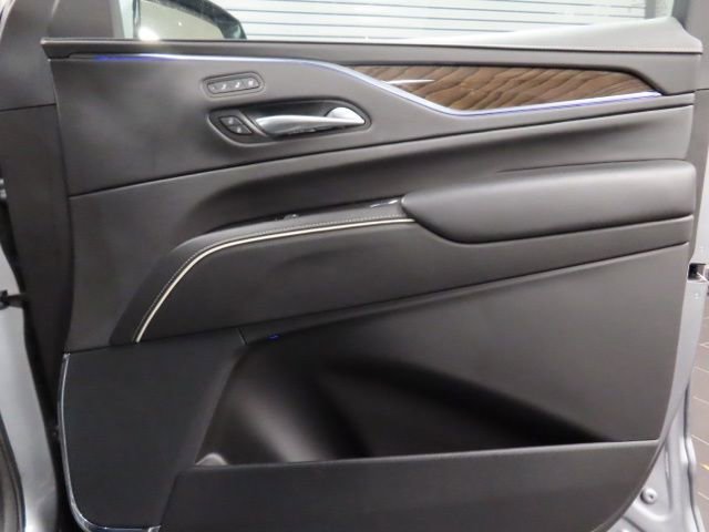 Certified 2024 Cadillac Escalade ESV Premium Luxury Platinum w/ Heavy-Duty Trailer Package image 11