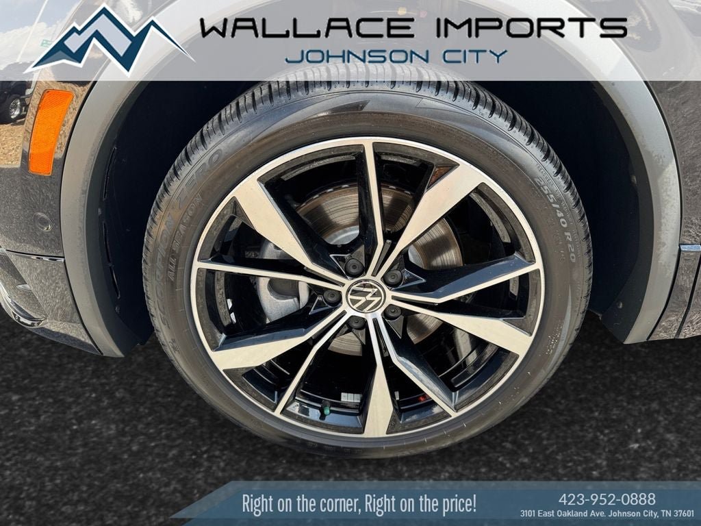 Certified 2024 Volkswagen Tiguan SEL R-Line AWD/4WD image 9