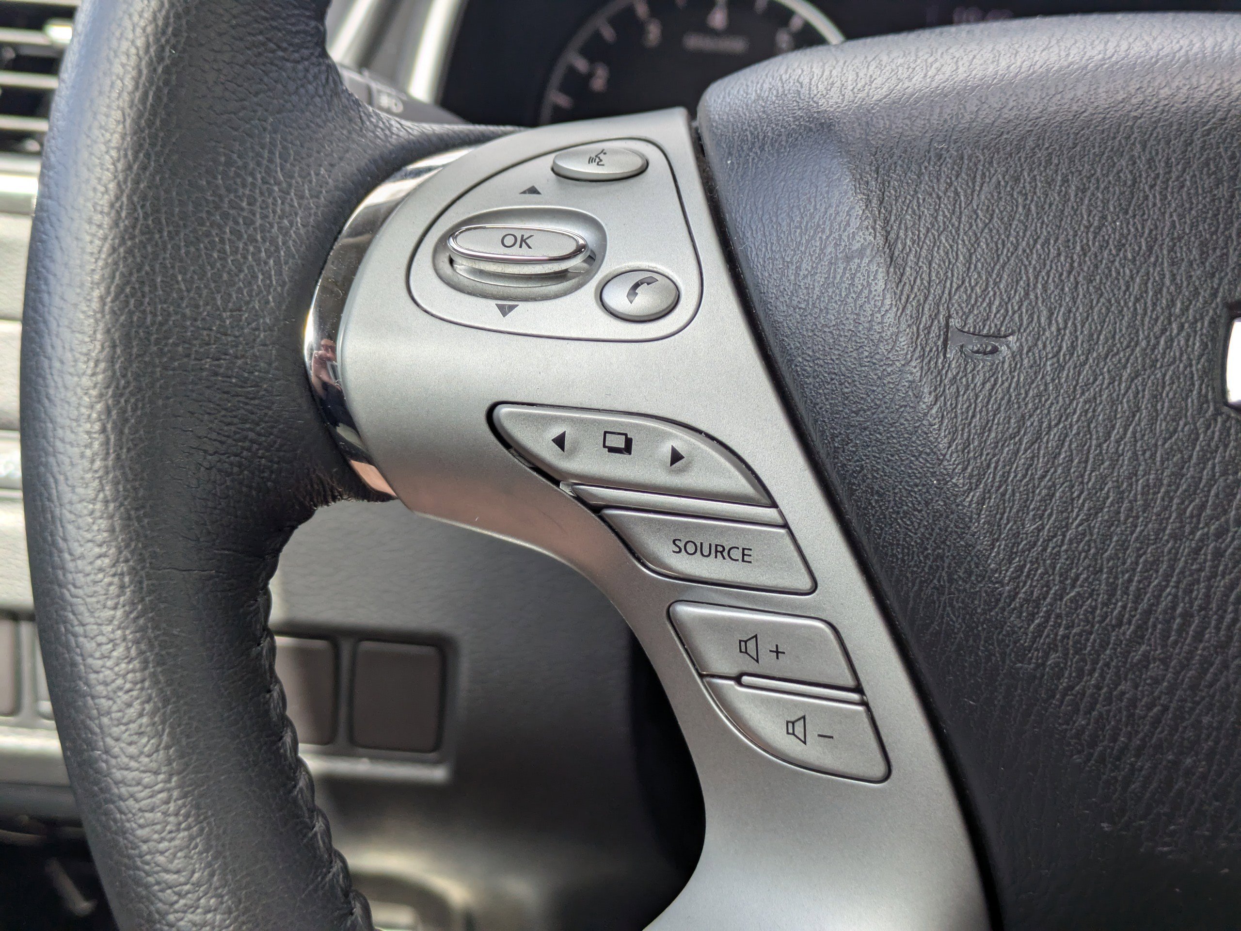 Used 2017 Nissan Murano SV image 26