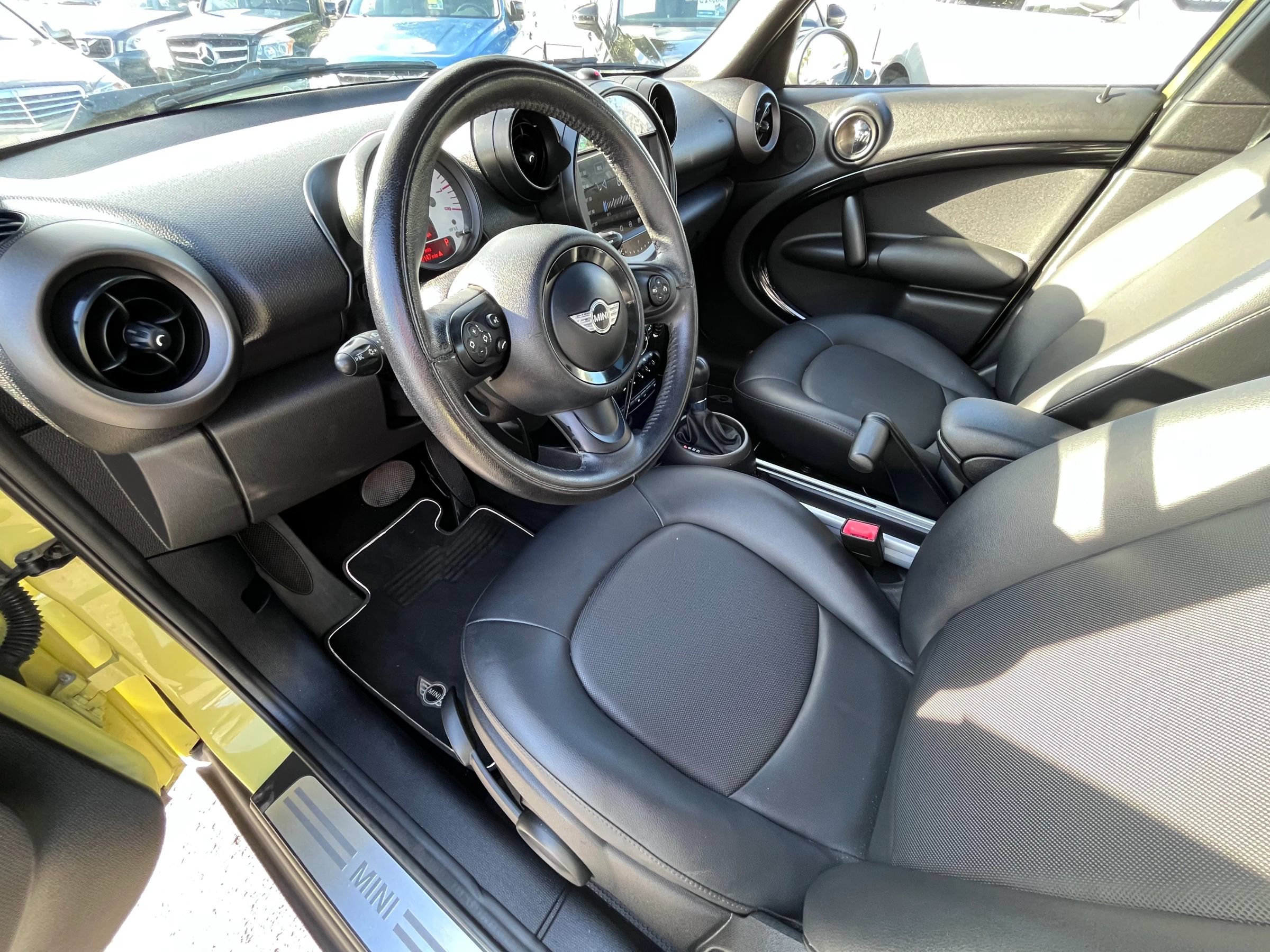 Used 2012 MINI Cooper Countryman FWD image 10