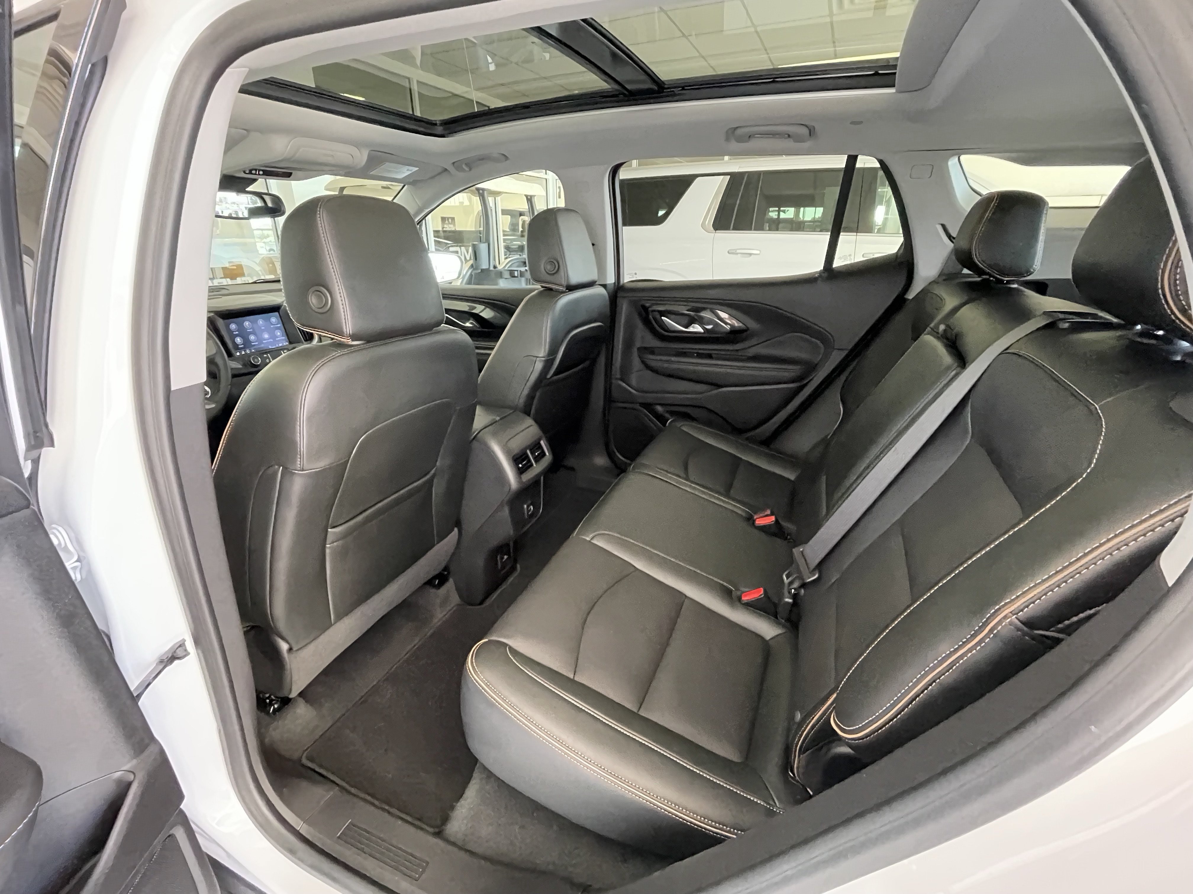 Certified 2024 GMC Terrain AT4 w/ Infotainment Package II AWD/4WD image 14